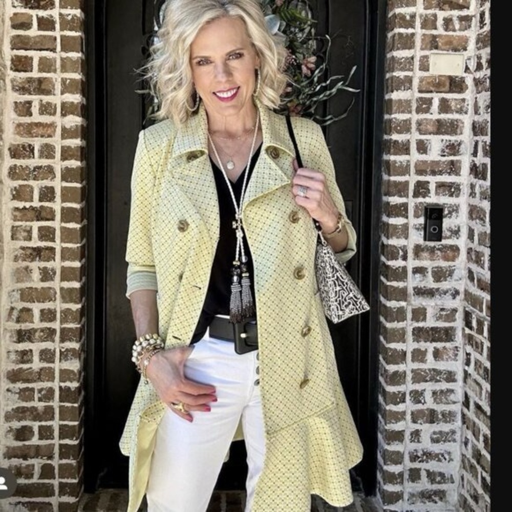 CAbi Hobnob Topper in Daffodil - Picture 5 of 10